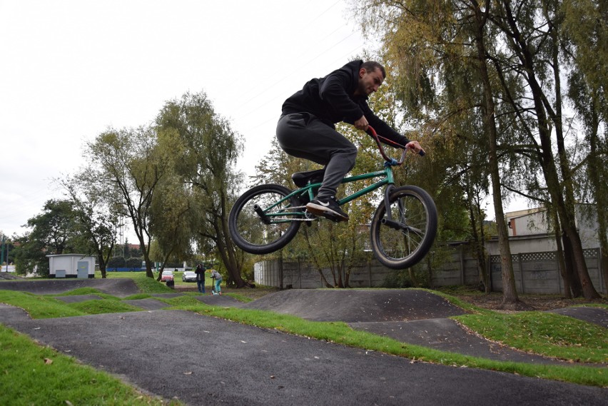 Pierwszy pumptrack w Chorzowie zlokalizowany jest na rogu...