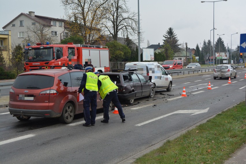 Ostrołęka. Karambol na ul. Traugutta [ZDJĘCIA]