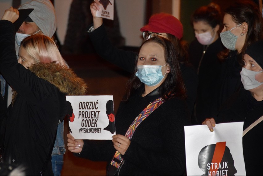 Strajk kobiet w Żorach. Protestujący wyszli na ulice miasta