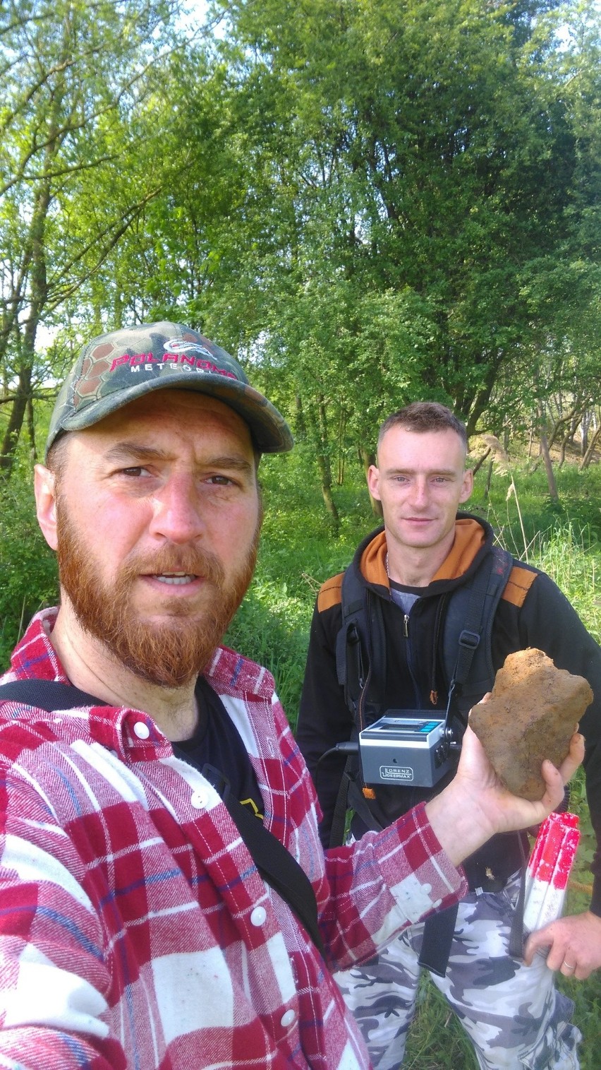 Sensacyjne odkrycie na Morasku. Poszukiwacze z Poznania znaleźli rekordowo wielki meteoryt