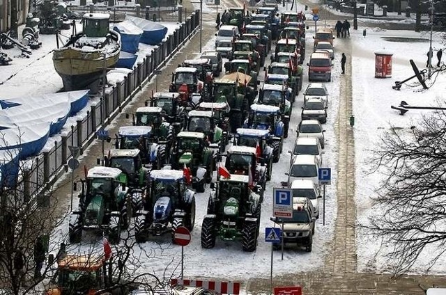 Rolnicy nie przyjadą dziś do Szczecina swoimi ciągnikami. Związkowcy wręczą tylko petycję wojewodzie. Protestu nie będzie.