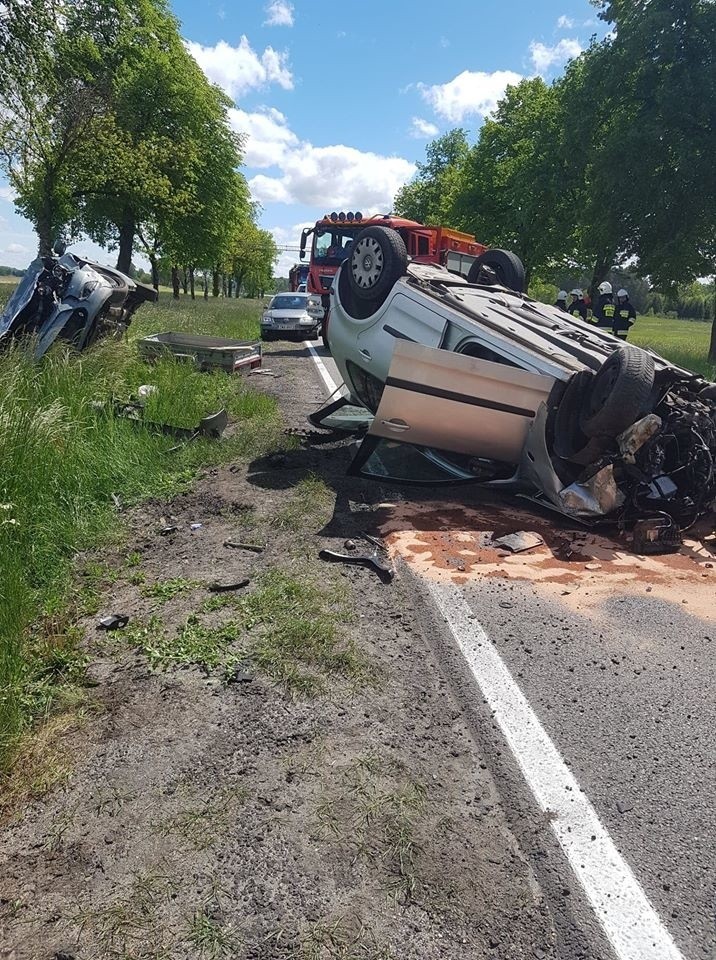 Wypadek na dk 10 w okolicu Jabłonowa. Trzy osoby ranne [ZDJĘCIA] 