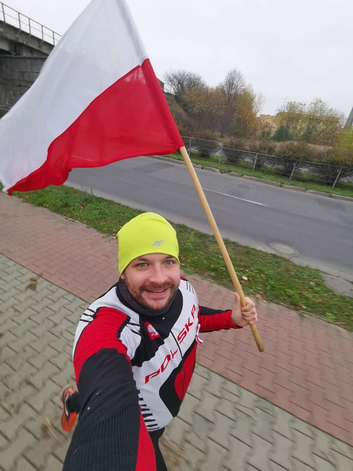 Ostrów Mazowiecka. Bieg Wolności i Solidarności 2020. Uczestnicy przebiegli łącznie 636 km! Zdjęcia