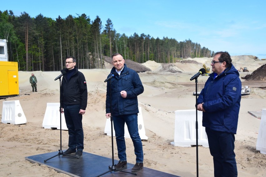 Prezydent RP Andrzej Duda, premier Mateusz Morawiecki oraz...