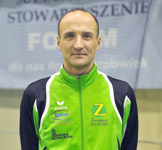 Marek Mierzwiński w latach 2010-2015 prowadził Zawiszę Sulechów, z którym awansował do pierwszej ligi, a później zwyciężył w tych rozgrywkach. Ponadto prowadził reprezentacje Polski w siatkówce plażowej oraz KS Murowana Goślina, Gedanię Gdańsk i Piasta Szczecin.