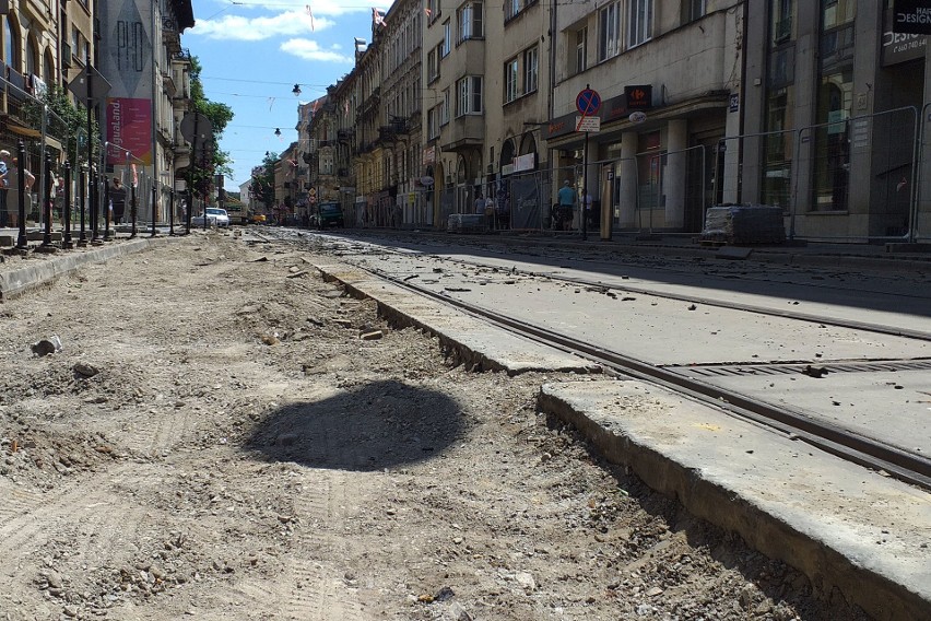 Kraków. Remont ulicy Karmelickiej. Zobacz jak postępują prace [ZDJĘCIA]