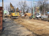 Bytom. Trwają prace na ul. Frycza-Modrzewskiego. Zmodernizowane zostaną m.in. tory tramwajowe. Zobacz ZDJĘCIA 