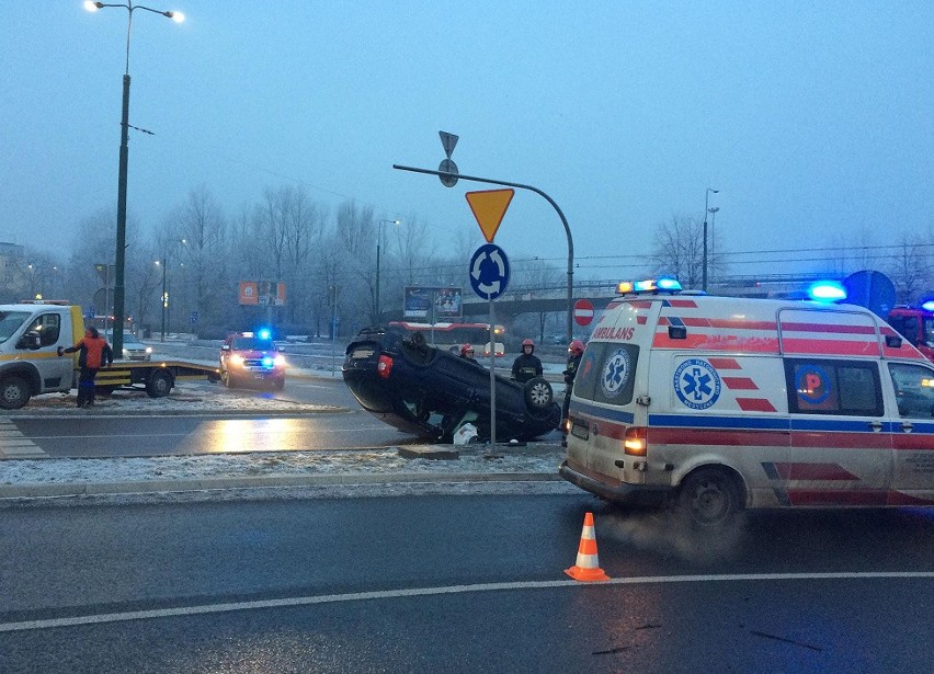 Wypadek na skrzyżowaniu ulic Mościckiego i 3 Maja, 22...