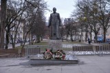 Kontrowersje wokół pomnika ks. Henryka Jankowskiego. Pomnik ma zostać rozebrany w piątek rano. Związkowiec z "S": Jestem bardzo rozczarowany