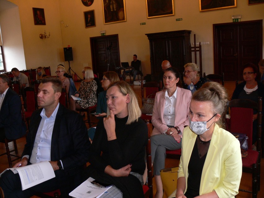 W Sandomierzu rozmawiano o Strategii Rozwoju Województwa Świętokrzyskiego 2030+. Są dwa śmiałe projekty! [ZDJĘCIA]