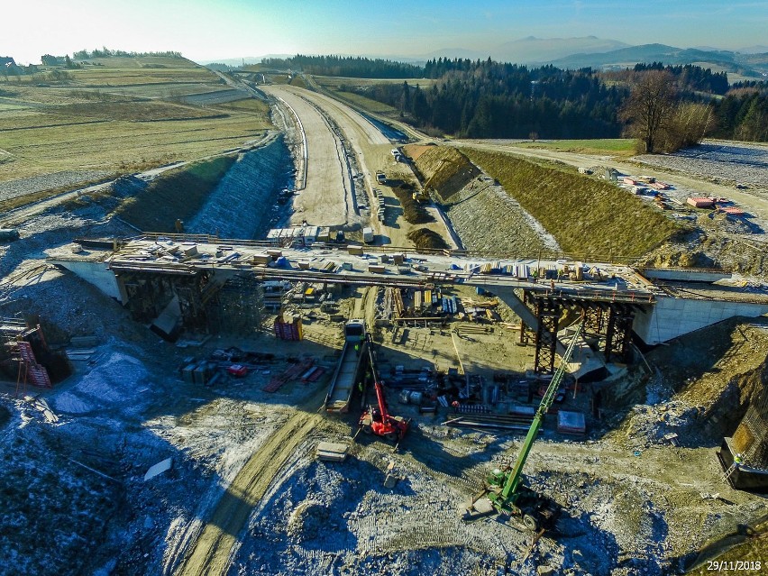 Niesamowite zdjęcia z budowy zakopianki. W tunelu szykuje się... święto [ZDJĘCIA]