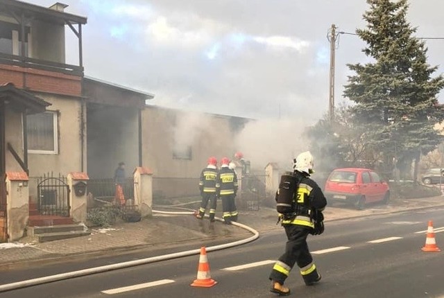 W czwartek doszło do pożaru pomieszczenia gospodarczego w Suchym Lesie. Zobacz zdjęcia -----> 