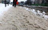 Grudziądz. Walka ze śniegiem i lodem. Takie "zimowe atrakcje" na ulicach i chodnikach Grudziądza [wideo, zdjęcia]