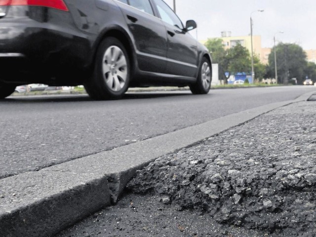 Kierowcy mogą zapomnieć o dziurach na ulicy Brzozowej (na zdjęciu). Dziś ruszył jej remont, a od jutra - blokada Gdańskiej.