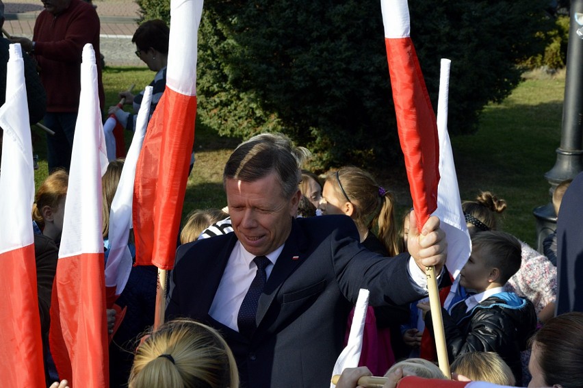 W Bobowej stanie jedna z ławeczek niepodległości finansowanych przez MON [ZDJĘCIA]