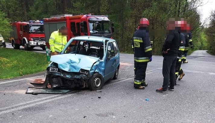 Wypadek w Olkuszu. Na skrzyżowaniu zderzyły się dwa samochody. Jedna osoba trafiła do szpitala