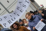 Protest pracowników Sądu Rejonowego w Mikołowie ZDJĘCIA Żądają podwyżek