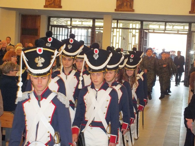Wspaniale prezentowali się uczniowie ZDZ w mundurach z okresu Księstwa Warszawskiego