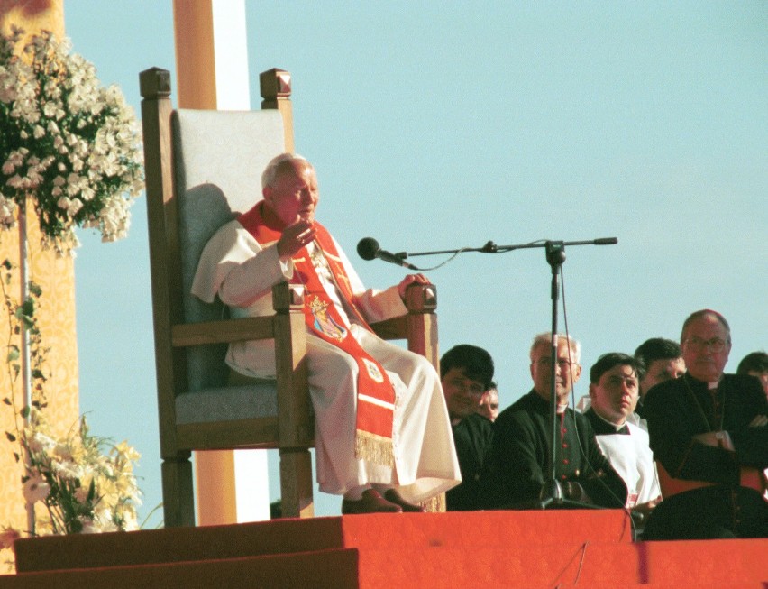 19 lat temu na spotkaniu z papieżem było 400 tys. osób. To...