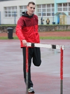 Artur Ostrowski (AZS Poznań) może być czarnym koniem wśród biegaczy na 1500 m.