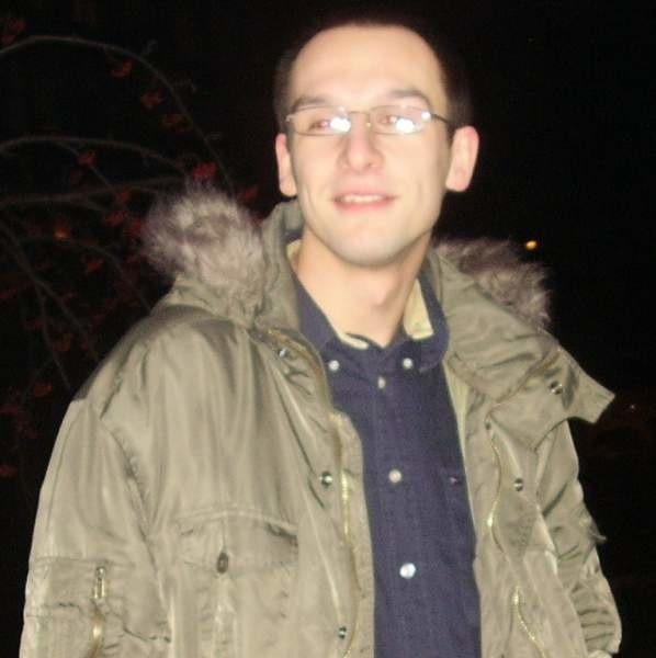 Krzysztof Tańcula ma 23 lata, jest na pierwszym roku dziennikarstwa w Wyższej Szkole Informatyki i Zarządzania w Rzeszowie. Pracuje w Mielcu w firmie reklamowej jako specjalista do spraw marketingu.