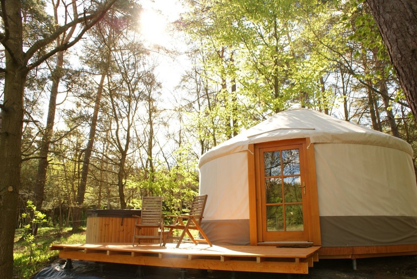 Glamping, czyli luksusowy camping, to coraz popularniejsza w...