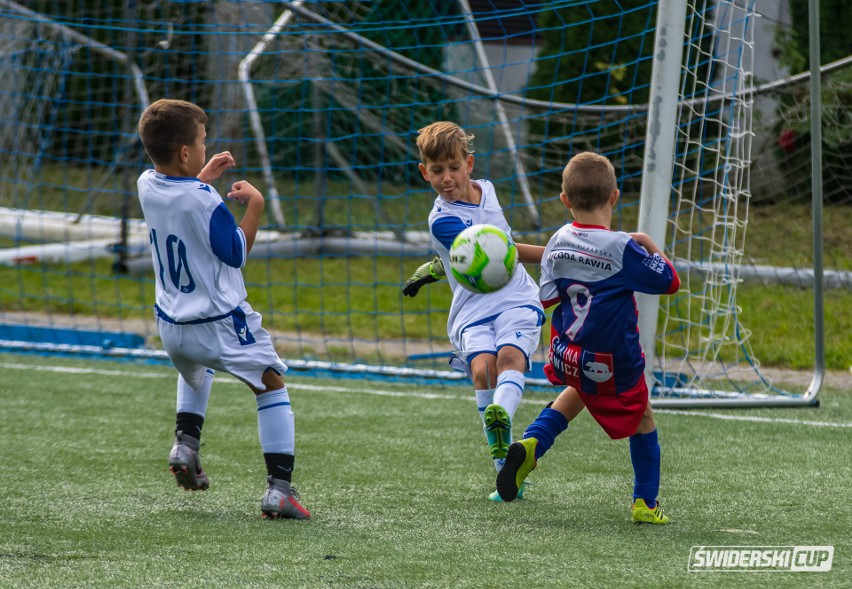 Świderski Cup 2022. Będą rywalizować najlepsze akademie piłkarskie w Polsce. Ceremonię poprowadzą Philippe Tłokiński i Josyn