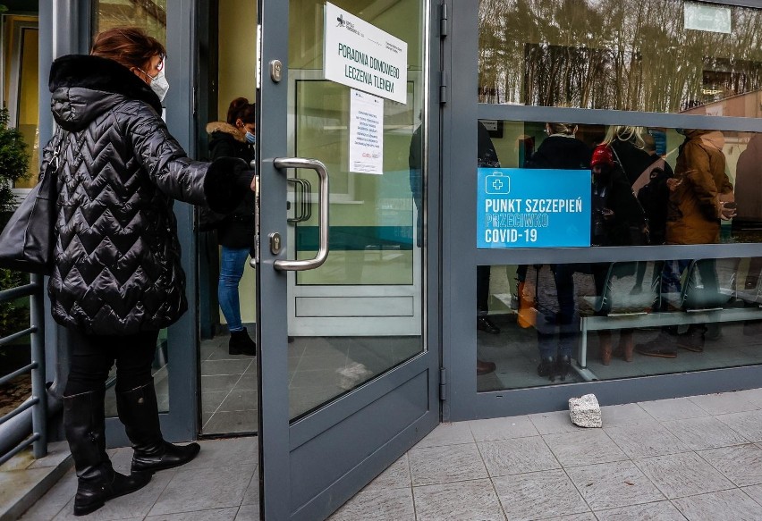 Powszechne Punkty Szczepień na Pomorzu. "Tygodniowa liczba...