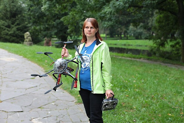 Justyna Łaski robi zdjęcia, także z lotu ptaka, dzięki mikrokopterowi. To ciekawa, latająca maszyna.