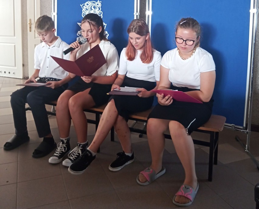 Narodowe Czytanie w Szkole Podstawowej w Zalasiu w gminie Łyse. 12 września 2023. Zdjęcia