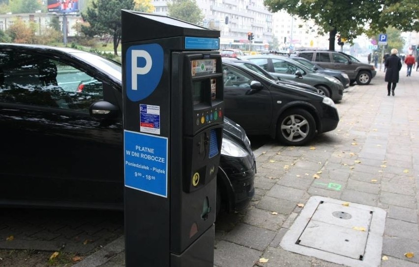 Trwają analizy w sprawie wprowadzenia Śródmiejskiej Strefy Płatnego Parkowania w Gdyni. Kierowcy muszą liczyć się z podwyżkami. Zdjęcia