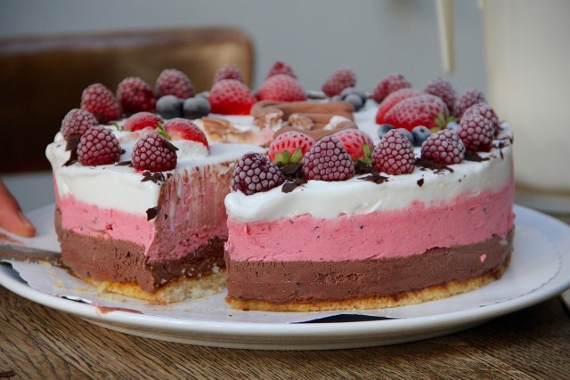 Sprawdź 10 inspiracji na pyszne ciasto z owocami>>>