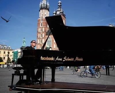 Arne Schmitt grał autorskie kompozycje oraz znane utwory Fot. Andrzej Banaś