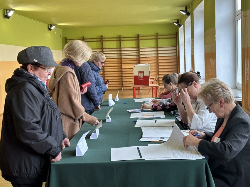 Zakończyła się druga tura wyborów samorządowych w powiecie grójeckim. Głosują mieszkańcy czterech gmin. Oto nasz raport na bieżąco