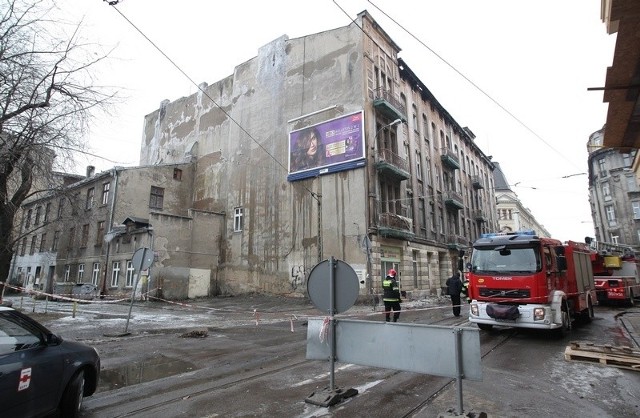 Kamienica jest już całkowitą ruiną. Po pożarze grozi zawaleniem