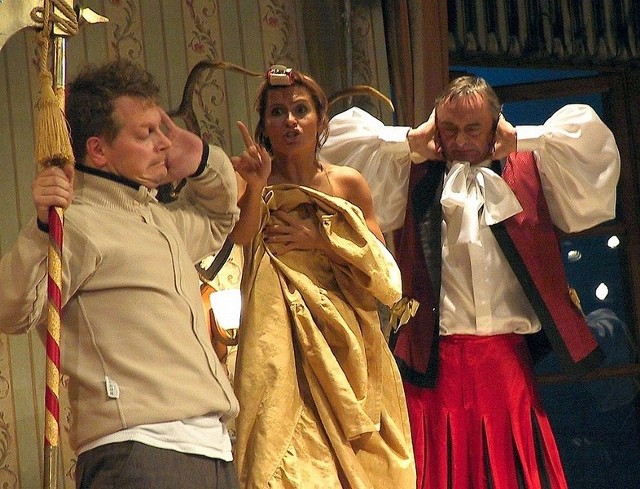 Spektakle teatralne odbywające się w ramach Barbórkowej Dramy to jedyna okazja do zobaczenie w Tarnobrzegu tak znamienitych postaci, jak Katarzyna Skrzynecka, Jerzy Bończak czy też Piotr Szwedes.
