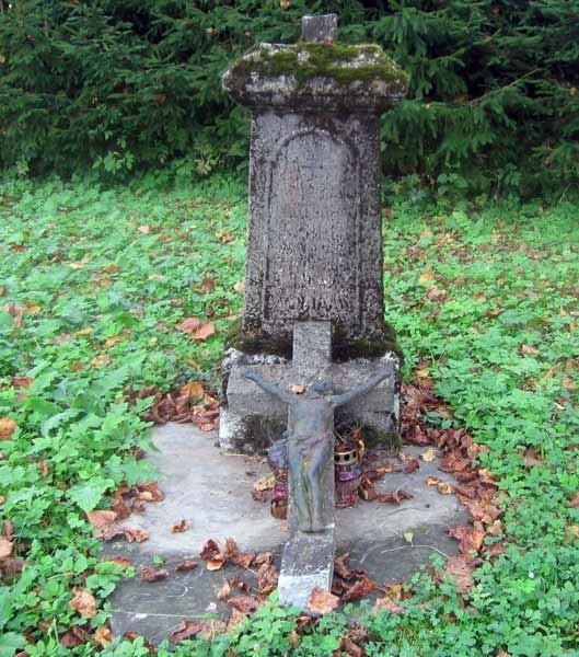 Nagrobek na cmentarzu grekokatolickim w Stuposianach. 