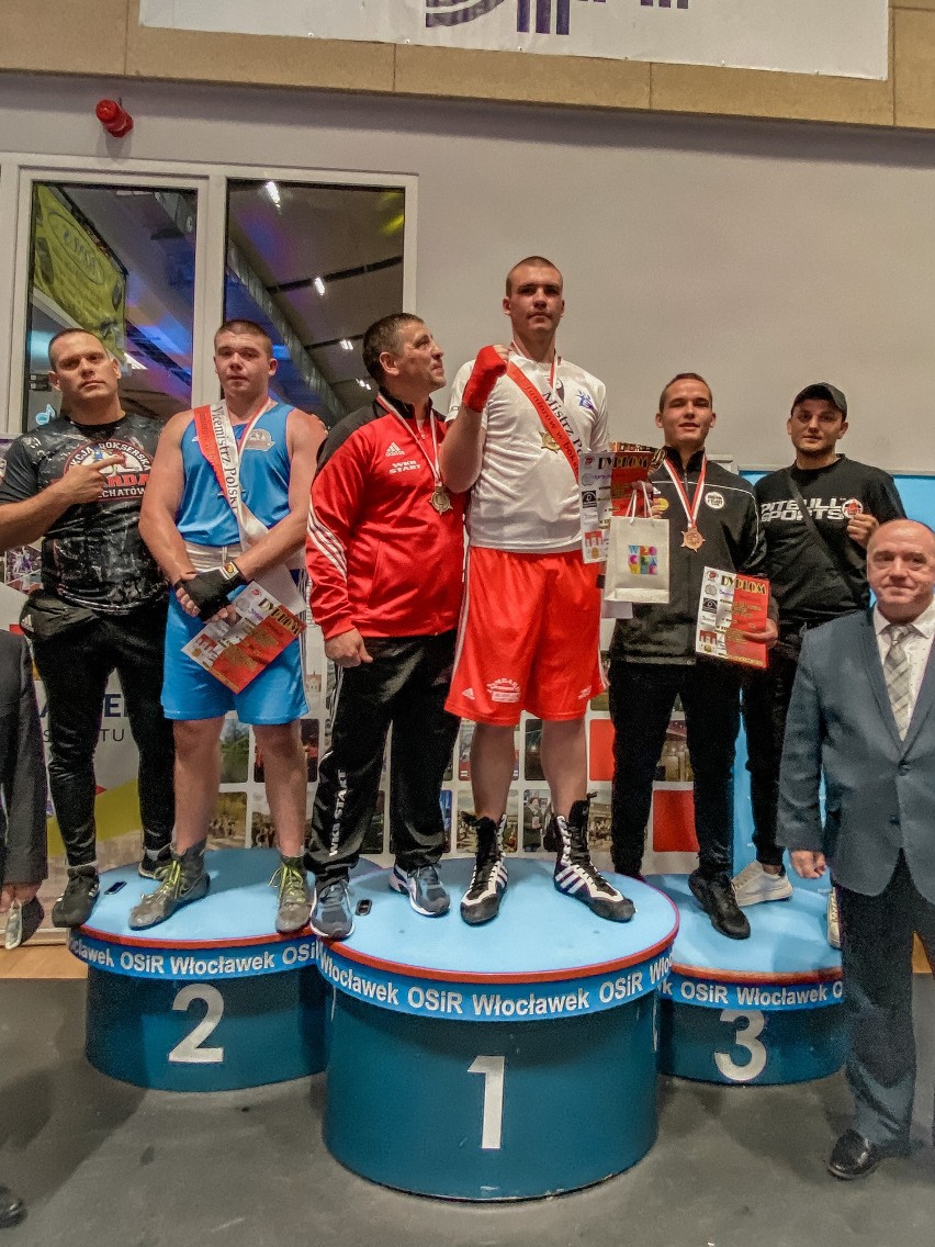 Pięściarz Fight Clubu Koszalin z medalem mistrzostw Polski juniorów