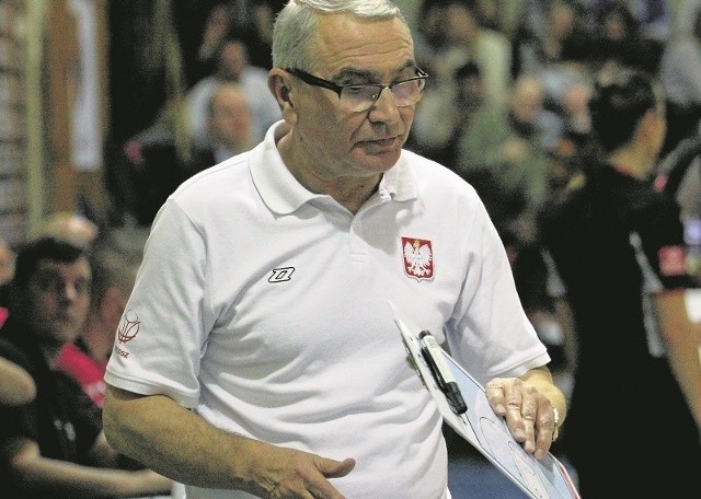 Teodor Mołłow ma 66 lat, od września trener żeńskiej kadry Polski. Bułgar przyjechał do nas w latach 80., związany z Wałbrzychem. Z powodzeniem prowadził kluby z Przemyśla i Bytomia.