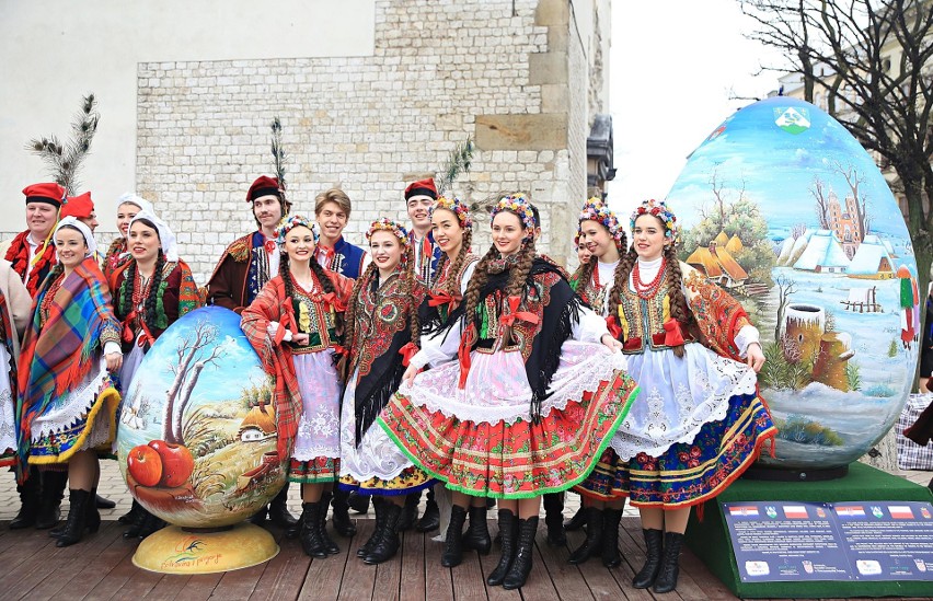 Targi Wielkanocne. Palmy, koszyczki i "Pisanice od srca"