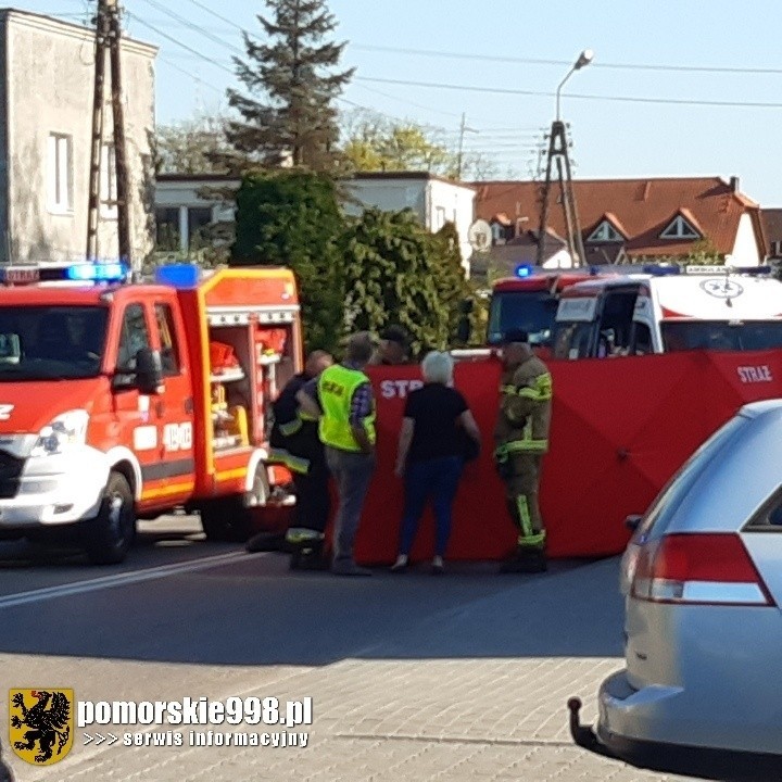 Śmiertelny wypadek w Czersku 11.05.2021. Samochód osobowy wjechał w rowerzystę