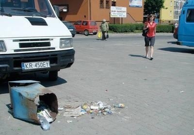 Warunki na proszowickim dworcu busów dalekie są od ideału... Fot. Aleksander Gąciarz