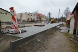Trwa przebudowa ulicy Powstańców w Suchedniowie. Mieszkańcy... niezadowoleni [ZDJĘCIA]