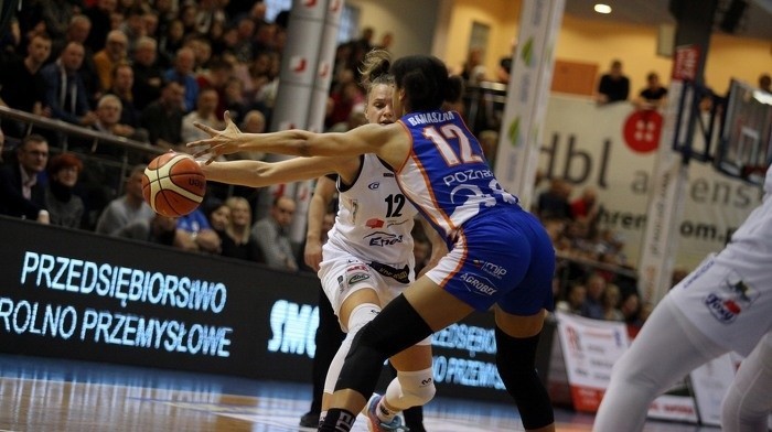 Liliana Banaszak (nr 12) była jednym z odkryć Basket Ligi...
