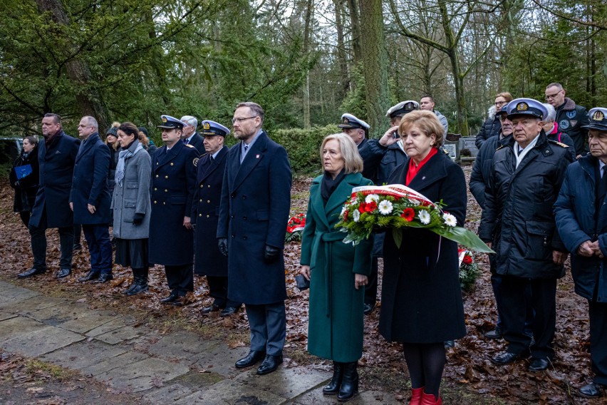 Uczcili pamięć ofiar katastrofy promu "Jan Heweliusz". W sobotę mija 30. rocznica zatonięcia promu 