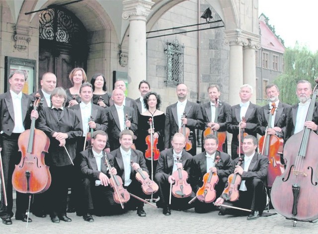 Orkiestra Amadeus nagrała dla Polskiego Radia ponad 10000 minut muzyki z repertuarem od baroku do współczesności i wykonała setki koncertów transmitowanych przez Polskie Radio