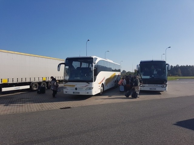 Na autostradzie A1 pod Toruniem inspektorzy transportu drogowego zatrzymali do rutynowej kontroli autokar, którym niemiecki przewoźnik wykonywał przewóz z Niemiec do Polski