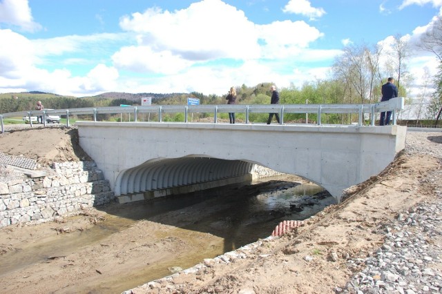Mostu łączący Jabłonicę z Czermną i zarazem Podkarpacie i Małopolskę jest już otwarty