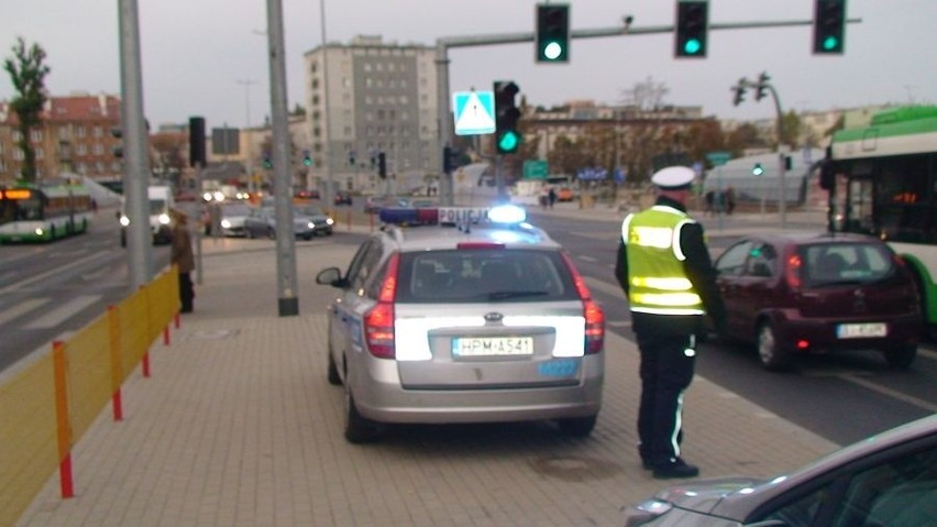 Policja i Straż Miejska prowadzą Akcję Błysk na ulicach (zdjęcia)