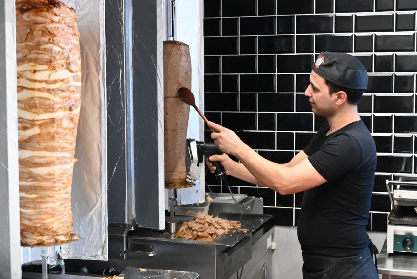 Stambuł Lux - nowy kebab na kieleckim deptaku. Lokal już cieszy się zainteresowaniem [ZDJĘCIA]